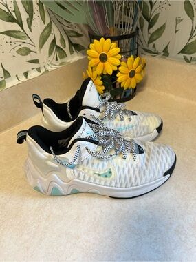 Nike Giannis Immortality Sneakers Size 5Y